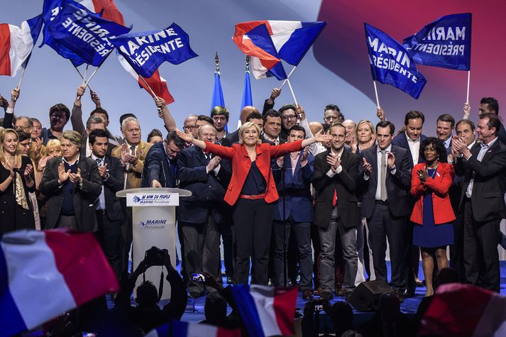 Marine Le Pen, á fjöldasamkomunni í gær.