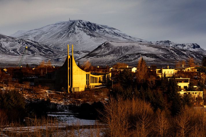 Frost verður á bilinu eitt til níu stig í dag.
