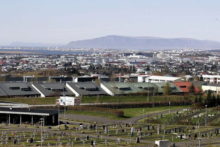 Líkt og víða annars staðar er áhugi fyrir kosningum óvenju lítill í Hafnarfirði. Skuldastaða bæjarins mun verða fyrirferðarmikil í kosningarbaráttunni, en Samfylkingin mun benda á velferð sem hún hefur staðið vörð um.
fréttablaðið/daníel