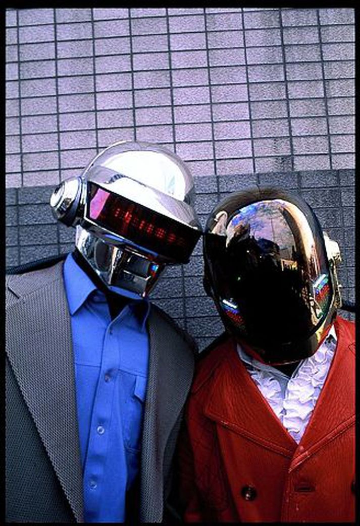 Dúettinn Daft Punk sló rækilega í gegn með laginu Around the World.