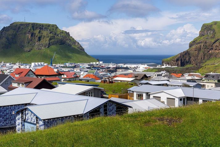 Á næstu dögum verður unnið að tillögu og framkvæmdum til að laga leiðsluna eða bæta ástandið og er markmið þeirrar vinnu að tryggja öryggi og velferð Vestmannaeyinga.