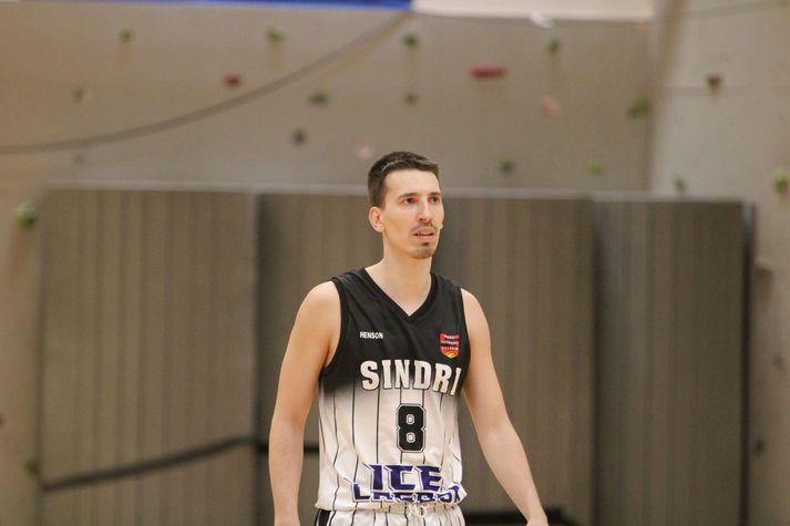 Srdan Stojanovic skoraði þriggja stiga sigurkörfu Sindra í kvöld.