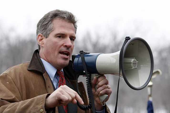 Scott Brown Frambjóðandi repúblikana gerir sér góðar vonir um að hreppa sæti Kennedys.
fréttablaðið/AP