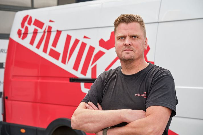 Þótt velgengni Stálvíkur sé nánast lygileg er lífið svo miklu meiri en vinna. Það þekkir Sigurður Kristinn Lárusson framkvæmdastjóri og annar eigandi Stálvíkur vel, sem missti unnustu sína óvænt úr veikindum, þegar hann var þrítugur. Sigurður varð pabbi ungur og segir að það hlutverk hafi kippt honum niður á jörðina.