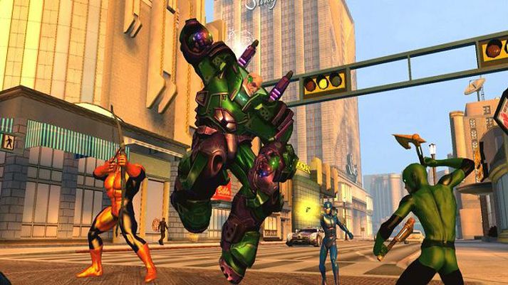 fjör Nokkrar upprennandi ofurhetjur takast á við Lex Luthor í DC Universe Online.
