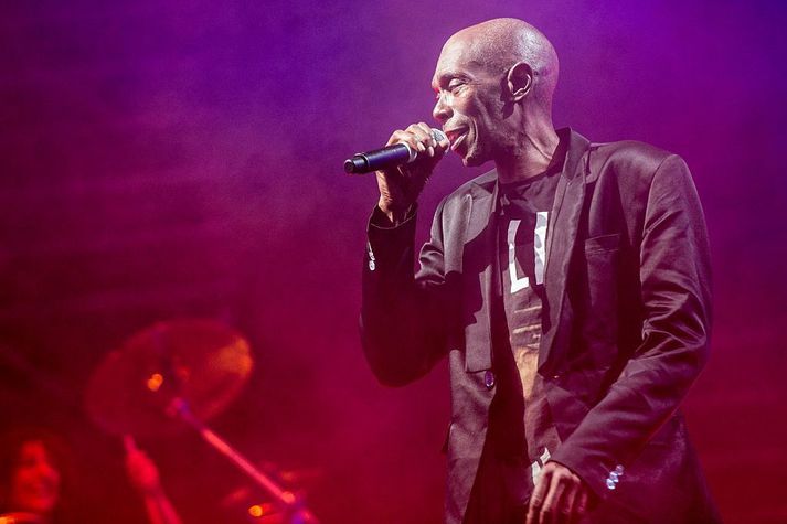 Maxi Jazz á tónleikum árið 2016.