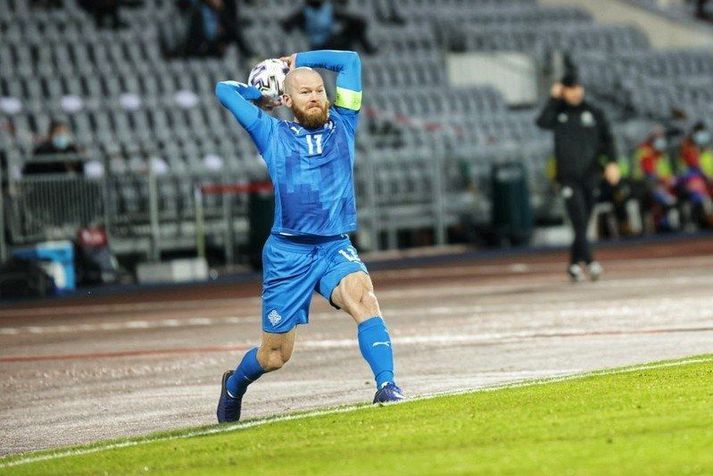 Aron Einar Gunnarsson stóð fyrir sínu á Laugardalsvelli í kvöld og verður áfram með íslenska landsliðinu.