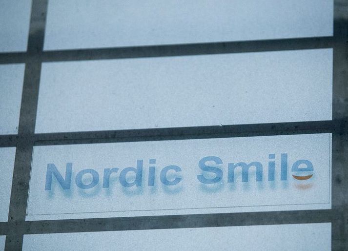 Reyna á að opna tannígræðslustofuna á ný.