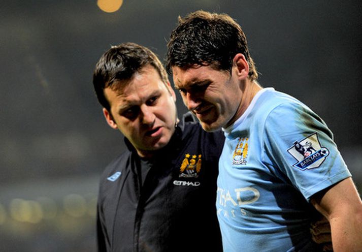 Barry meiddist í leik City og Tottenham þann 5. maí síðastliðinn.