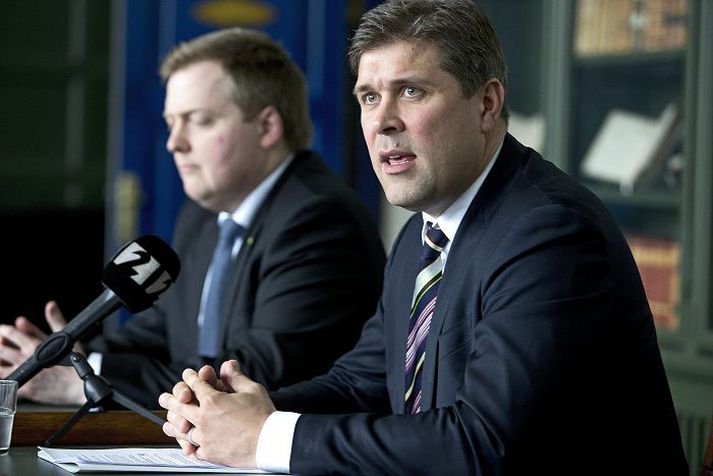 Forsætisráðherra og fjármálaráðherra kynntu í gær endurmat á stöðu ríkisfjármála.
