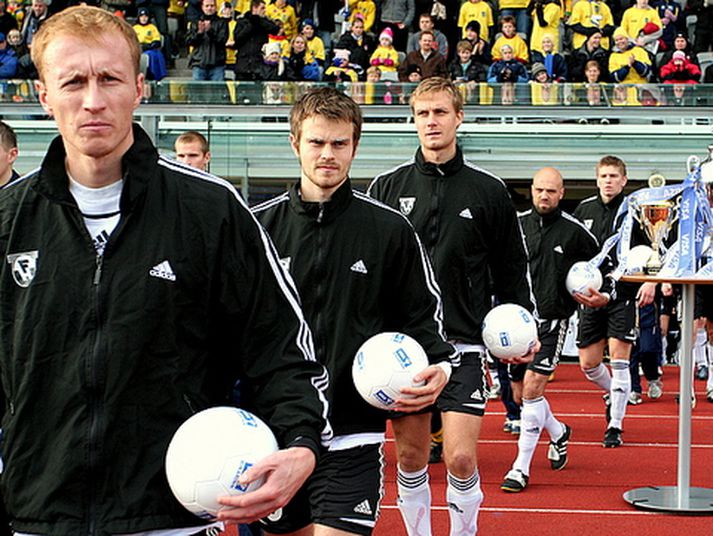 Sverrir Garðarsson er í miðjunni með þeim Tommy Nielsen og Frey Bjarnasyni. 