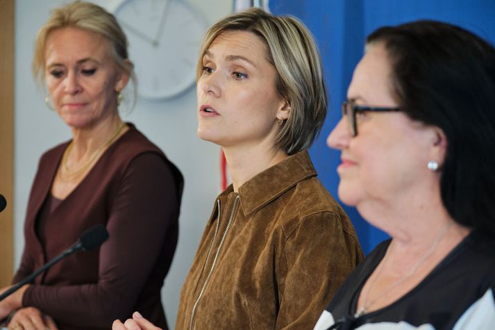 Ónefndur fulltrúi ríkisstjórnarinnar fann sig knúinn til að hafa samband við þáttarstjórnanda á Bylgjunni til að leiðrétta ummæli viðmælanda í beinni útsendingu.