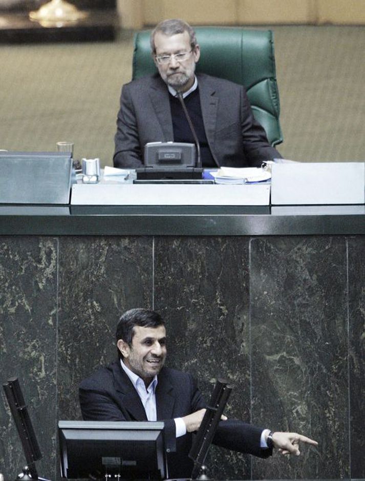 MAhmoud Ahmadinejad
Virti spurningar þingsins varla viðlits.