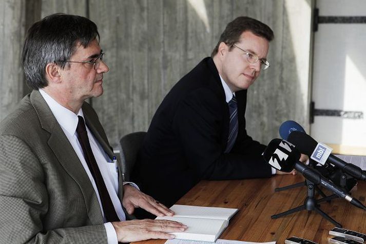 Mark Flanagan, (t.h) yfirmaður sendinefndar AGS gagnvart Íslandi ásamt Franek Rozwadowski.