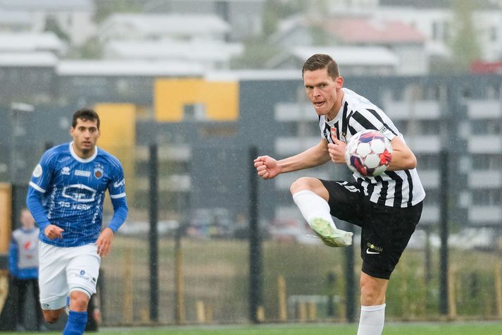 Ægir Jarl í leik með KR gegn Fram. Hann verður sjálfur bláklæddur í sumar. 