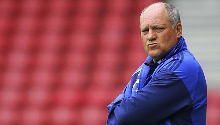 Enska úrvalsdeildarliðið Fulham sem Eiður Smári Guðjohnsen lék með á síðustu leiktíð hefur ráðið Hollendinginn Martin Jol sem knattspyrnustjóra og tekur hann við af Mark Hughes.