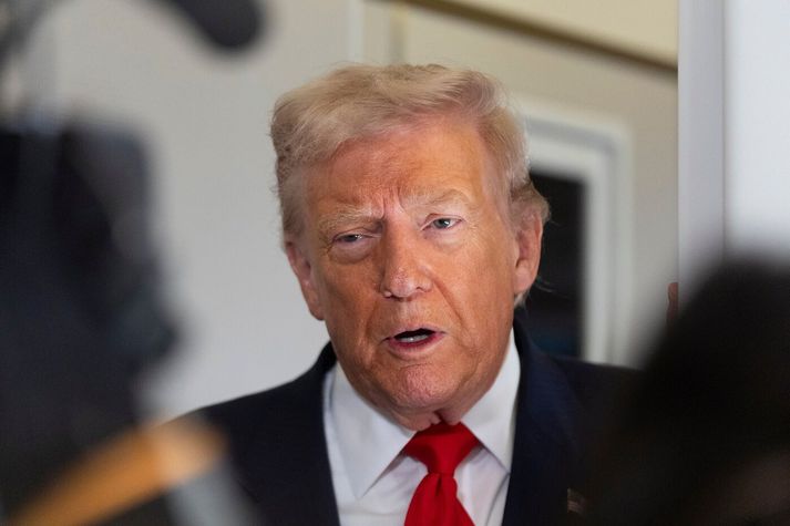 Donald Trump, forseti Bandaríkjanna, segist ekki ætla að fara eftir úrskurðum tveggja dómara varðandi umfangsmikla mataraðstoð.