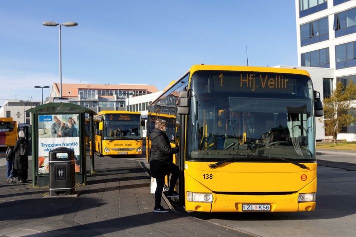 Skert þjónusta tók gildi í gær.