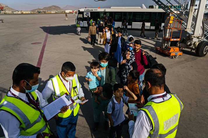 Þegar Bandaríkjamenn yfirgáfu Afganistan freistuðust margir íbúar þess að komast í burtu af ótta við hefndaraðgerðir, til að mynda þeir sem höfðu aðstoðað hersetuliðið.