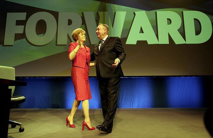Nicola Sturgeon og Alex Salmond á flokksþingi Skoska þjóðarflokksins í apríl síðastliðnum.