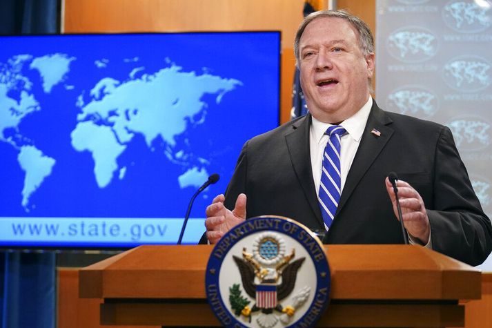 Pompeo utanríkisráðherra þvingaði í gegn vopnasölu til Sádi-Arabíu og tveggja annarra ríkja án þess að leita samþykkis þingsins og notaði til þess lítt notað neyðarákvæði laga. Hann mælti með því að Trump ræki eftirlitsmann sem var að rannsaka hvernig staðið var að vopnasölunni.