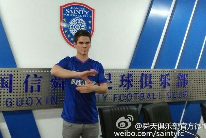 Viðar Örn í búningi Jiangsu Gouxin Sainty.