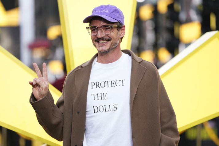Pedro Pascal fór meðal annars með hlutverk rómverska hershöfðingjans Acasíusar í framhaldsmyndinni Skylmingaþrælnum II.