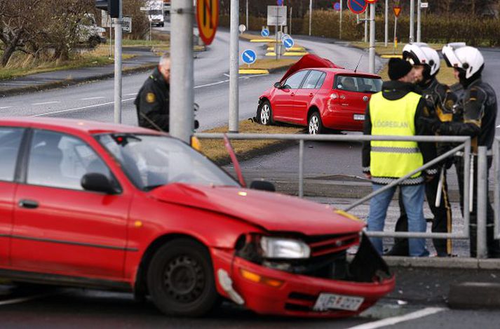Lögmenn hafa yfirleitt sinnt bótamálum vegna bílslysa, en koma nú í auknum mæli að hefðbundnum slysamálum. Myndin er úr safni og tengist ekki efni fréttarinnar. Fréttablaðið/Anton