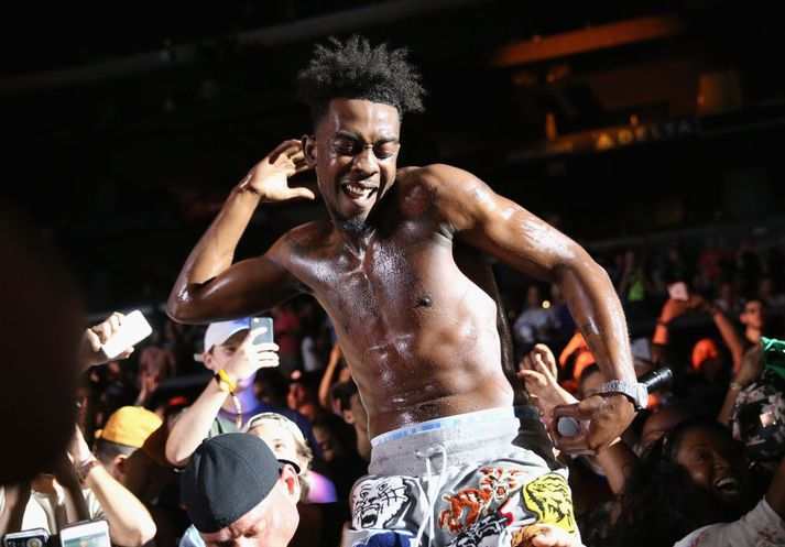 Rapparinn Desiigner ber að ofan á sviði í Staples-höllinni árið 2017.