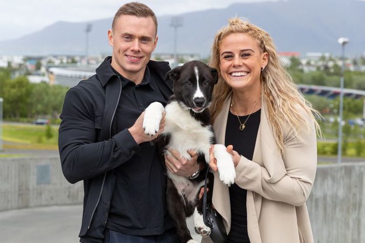 Sara Sigmundsdóttir með Björgvini Karli Guðmundssyni og Mola sínum. Sara og Björgvin Karl eru á fullu að undirbúa sig fyrir heimsleikana þessa dagana.