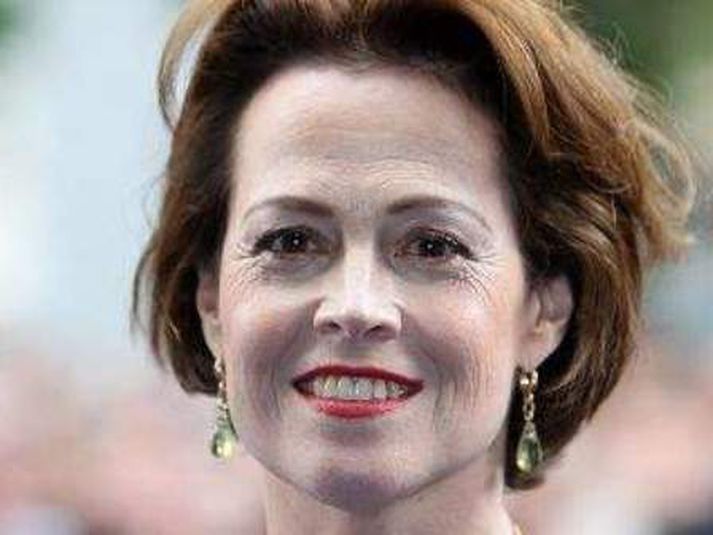 Fær góða dóma
<B>Sigourney Weaver</B> hefur fengið góða dóma fyrir leik sinn í Avatar og það er mörgum gleðiefni að þetta hörkutól skuli loks fá almennilegt hlutverk eftir að hafa nánast legið í dvala frá því <B>Ellen Ripley</B> var og hét.