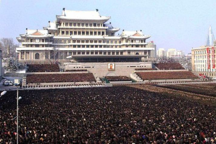 Frá minningarathöfn um Kin Jong-Il í Pyongyang.
