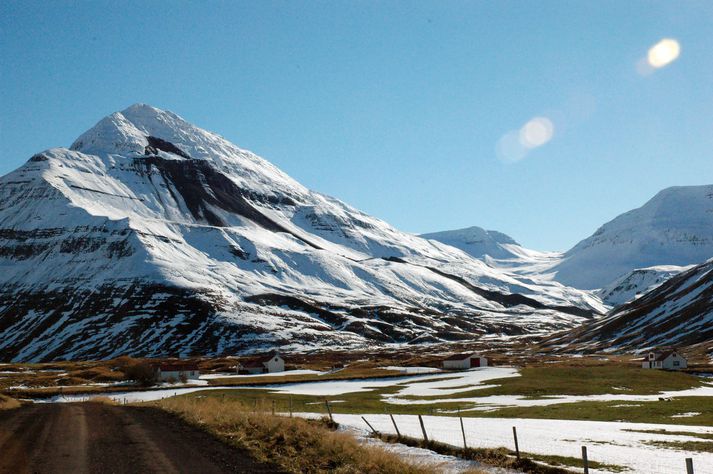 Þorsteinn tók þessa mynd af Móafellshyrnu og skriðunni daginn sem hún féll.