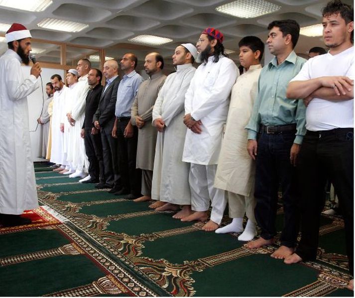 Þar sem íslamska dagatalið miðast við tunglgang færist Ramadan til á milli ára.