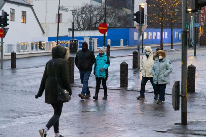 Hiti á landinu verður yfirleitt á bilinu núll til fimm stig.