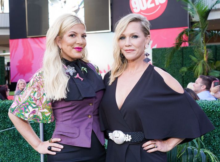 Lwikkonurnar Tori Spelling og Jennie Garth fóru með hlutverk Donnu og Kelly í þáttunum.