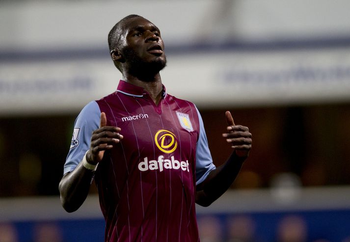 Christian Benteke í leik með Aston Villa.