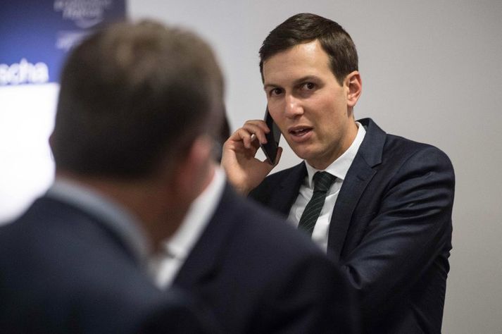 Kushner virðist hafa staðið í viðskiptaviðræðum við erlenda aðila á sama tíma og hann var aðaltengiliður undirbúningsnefndar Trump fyrir valdatökuna við erlendar ríkisstjórnir.