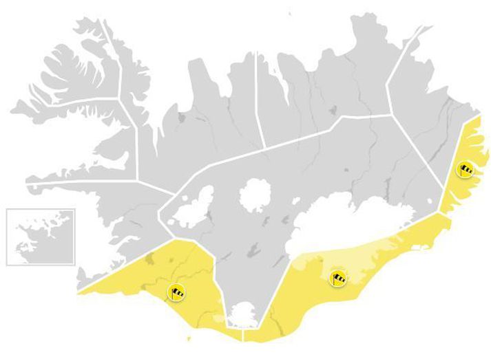 Gulu viðvaranirnar ná yfir Suðurland, Suðasutrland og Austfirði.