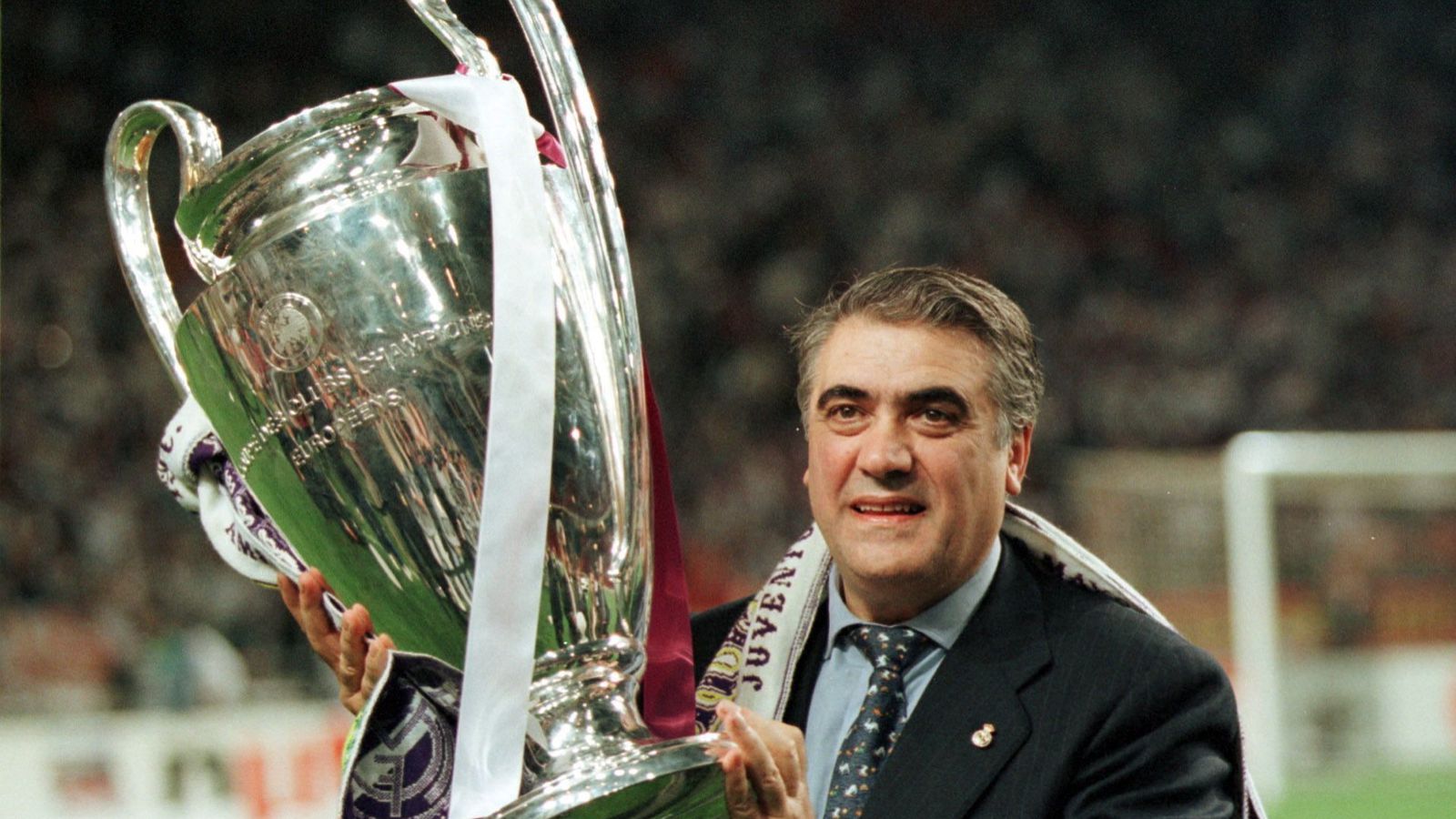 Fyrrverandi forseti Real Madrid lést vegna kórónuveirunnar Vísir