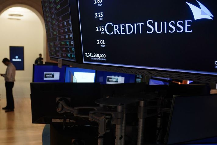 Hlutabréfaverð í Credit Suisse náði lægstu lægðum í gær.