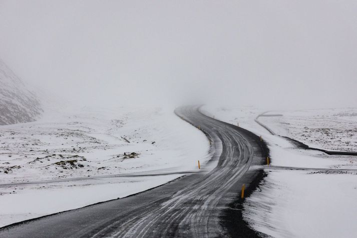 Frost verður víða á bilinu núll til átta stig og kaldara inn til landsins.