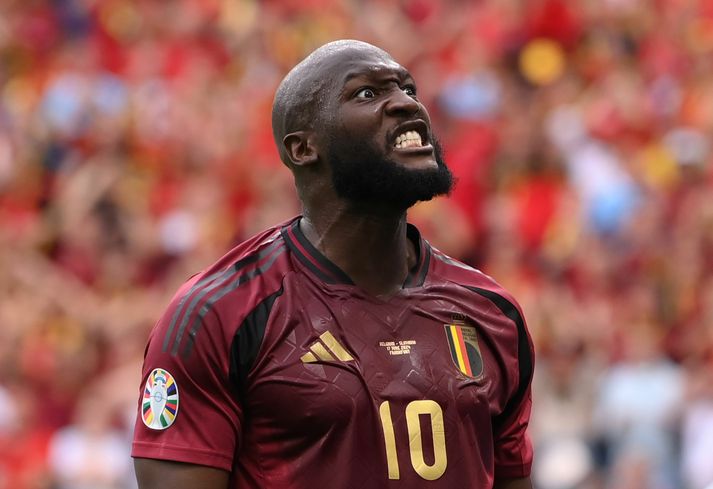 Romelu Lukaku hélt að hann hefði skorað tvisvar sinnum í gær en hvorugt markið fékk að standa.