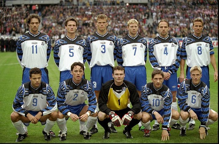 Byrjunarlið Íslands í leiknum á Stade de France í október árið 1999. Eiður Smári Guðjohnsen kom inn á í leiknum.