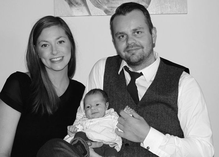 Maríjon Nóadóttir og Reynald Hinriksson ásamt Karítas, dóttur sinni.