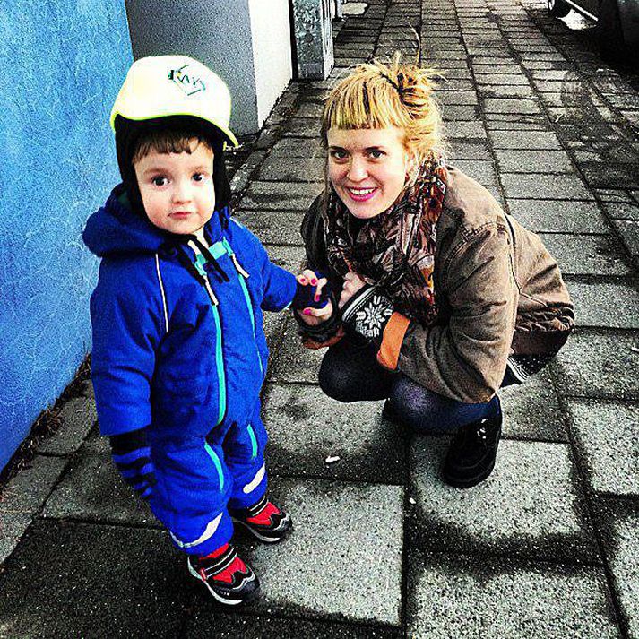 Berglind Pétursdóttir, ásamt syni sínum Kára, en þau hafa staðið sig vel í Meistaramánuði.