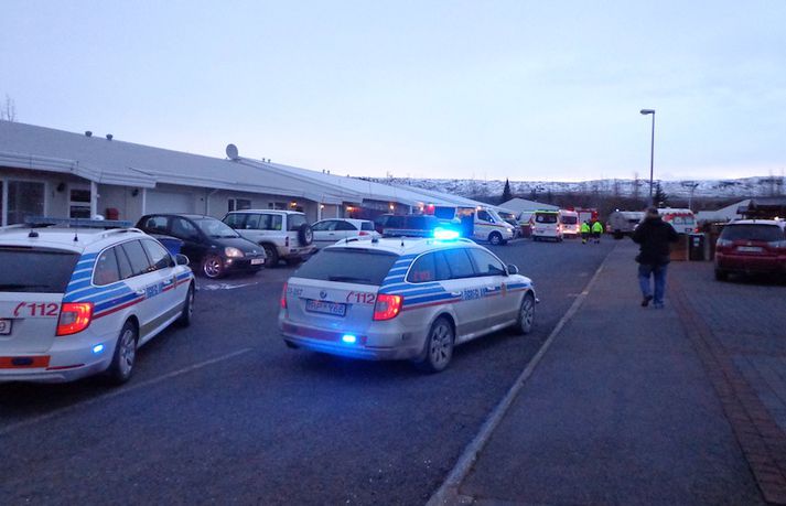 Fjölmennt lögreglu- og sjúkralið kom á staðinn í dag en ljósmyndari sunnlenska tók þessa mynd af vettvangi í Hveragerði.