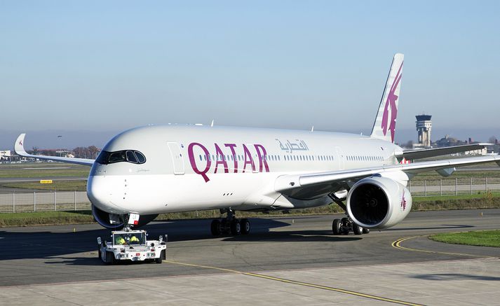Fyrirtæki frá Katar eins og flugfélagið Qatar Airways eru í vanda vegna viðskiptaþvingana annarra arabaríkja.