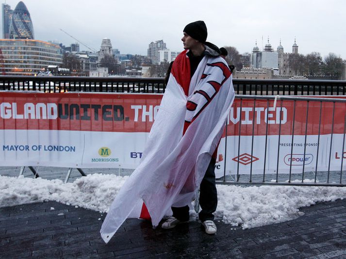 Englendingar sátu eftir með sárt ennið.