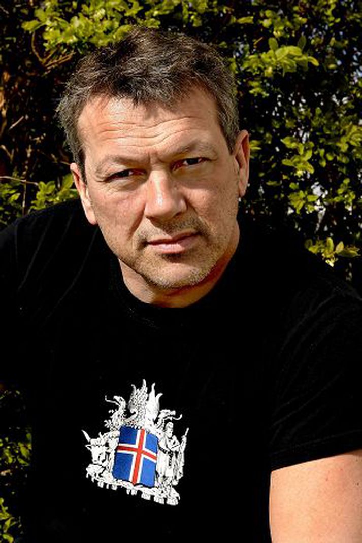 Pálmi Gestsson lenti í óhappi í hestaferð í byrjun vikunnar. Hann er nú á batavegi.